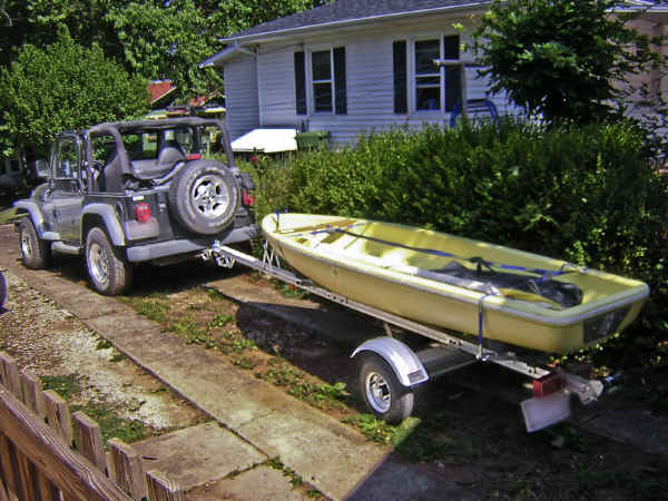 Trailex-SUT-200-S Trailer with a Snark Sunflower Sailboat